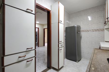 Casa à venda com 120m², 2 quartos e 1 vaga Casa à venda com 120m², 2 quartos e 1 vagaCozinha - Armários