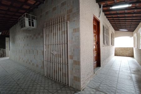 Casa à venda com 120m², 2 quartos e 1 vaga Casa à venda com 120m², 2 quartos e 1 vagaVaranda