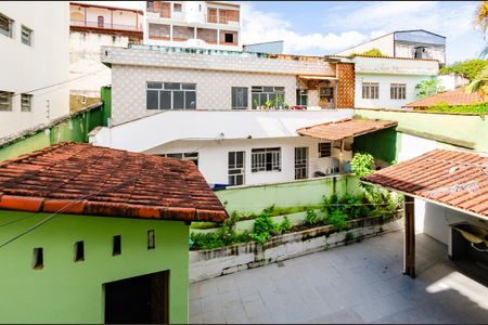 Casa para alugar com 360m², 5 quartos e 2 vagasCasas de fundo