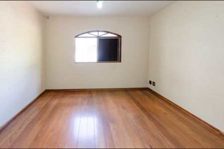 Casa para alugar com 360m², 5 quartos e 2 vagasSuíte