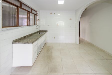 Casa para alugar com 360m², 5 quartos e 2 vagasCozinha
