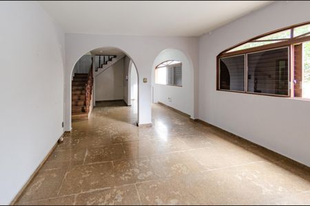 Casa para alugar com 360m², 5 quartos e 2 vagasSala