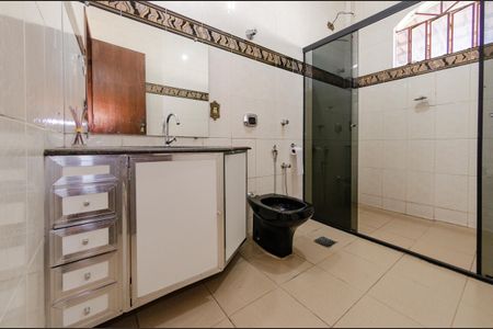 Casa para alugar com 360m², 5 quartos e 2 vagasBanheiro social 2