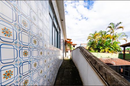 Casa para alugar com 360m², 5 quartos e 2 vagasCasas de fundo