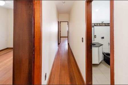 Casa para alugar com 360m², 5 quartos e 2 vagasCorredor