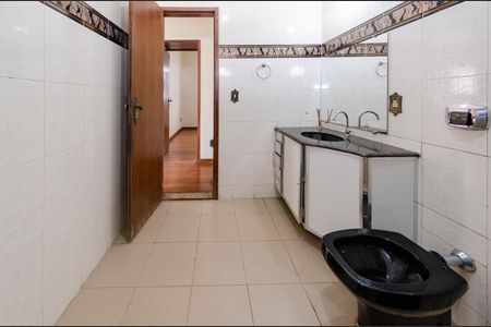Casa para alugar com 360m², 5 quartos e 2 vagasBanheiro social 2