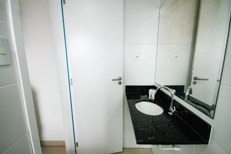 Apartamento para alugar com 65m², 2 quartos e 1 vaga Apartamento para alugar com 65m², 2 quartos e 1 vagaBanheiro da Suíte 1