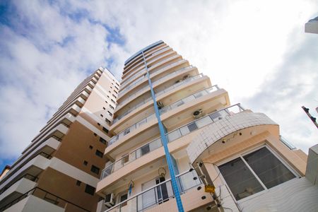 Apartamento para alugar com 65m², 2 quartos e 1 vaga Apartamento para alugar com 65m², 2 quartos e 1 vagaFachada