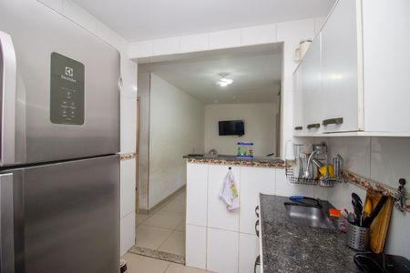 Apartamento à venda com 49m², 2 quartos e 1 vaga Apartamento à venda com 49m², 2 quartos e 1 vagaCozinha e Área de Serviço