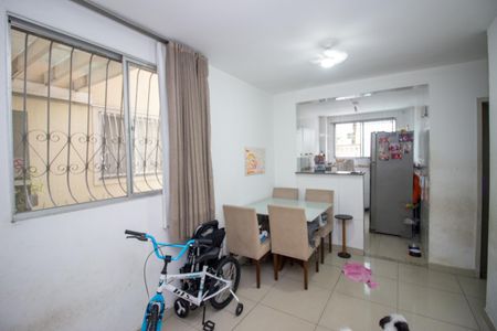 Sala de apartamento à venda com 2 quartos, 49m² em Kennedy, Contagem