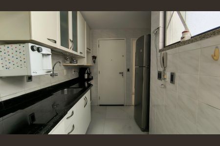 Apartamento para alugar com 100m², 3 quartos e 2 vagas Apartamento para alugar com 100m², 3 quartos e 2 vagasCozinha e Área de Serviço
