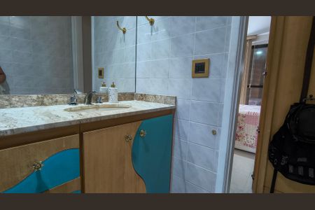 Apartamento para alugar com 100m², 3 quartos e 2 vagas Apartamento para alugar com 100m², 3 quartos e 2 vagasBanheiro da Suíte