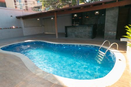 Casa à venda com 360m², 3 quartos e 4 vagasÁrea comum