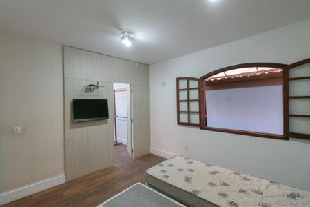 Casa à venda com 360m², 3 quartos e 4 vagasSuíte