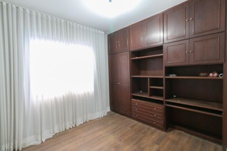 Casa à venda com 360m², 3 quartos e 4 vagasQuarto 2