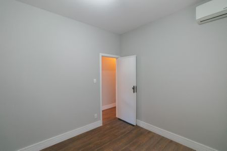 Casa à venda com 3 quartos, 360m² em Serrano, Belo Horizonte