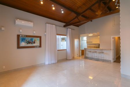 Casa à venda com 3 quartos, 360m² em Serrano, Belo Horizonte