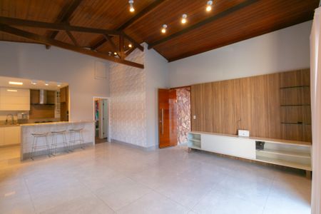 Casa à venda com 3 quartos, 360m² em Serrano, Belo Horizonte