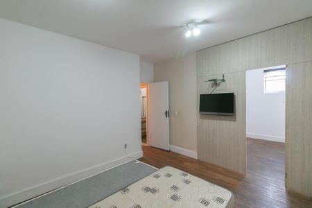 Casa à venda com 360m², 3 quartos e 4 vagasSuíte