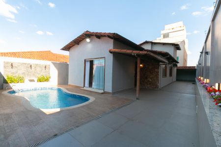 Casa à venda com 360m², 3 quartos e 4 vagasÁrea comum