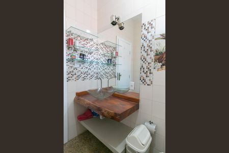 Casa à venda com 360m², 3 quartos e 4 vagasBanheiro Social