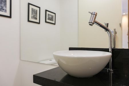 Lavabo de apartamento para alugar com 3 quartos, 84m² em Vila Suzana, São Paulo