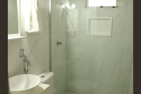 Banheiro da Suíte de apartamento para alugar com 2 quartos, 60m² em Setor Bueno, Goiânia