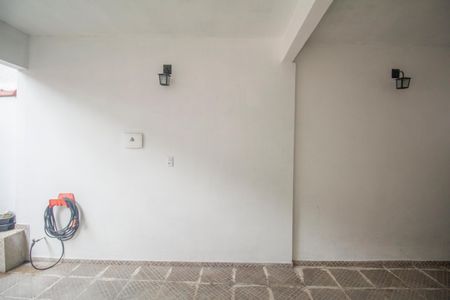 Casa para alugar com 65m², 2 quartos e 1 vagaÁrea externa