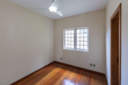 Casa à venda com 200m², 4 quartos e 2 vagasSuíte 1