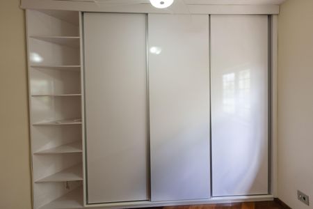 Casa à venda com 200m², 4 quartos e 2 vagasQuarto 2