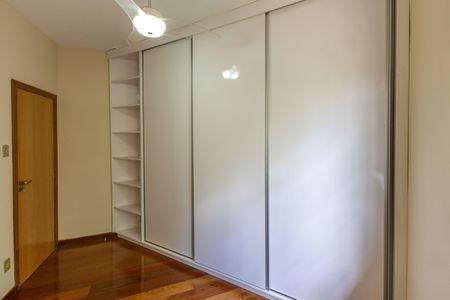 Casa à venda com 200m², 4 quartos e 2 vagasQuarto 2