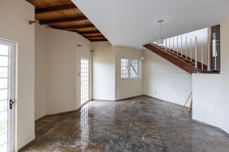 Casa à venda com 200m², 4 quartos e 2 vagasSala 1º Andar