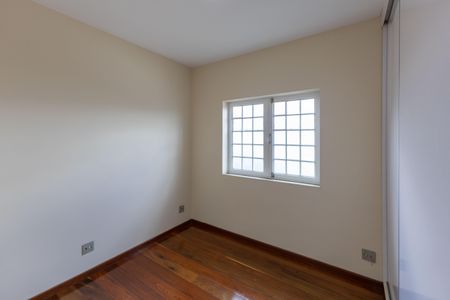 Casa à venda com 200m², 4 quartos e 2 vagasQuarto 1