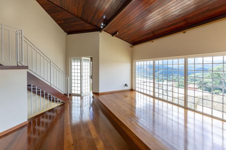 Sala 2º Andar de casa à venda com 4 quartos, 200m² em Vila Maria do Carmo, Nova Lima