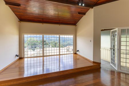 Sala 2º Andar de casa à venda com 4 quartos, 200m² em Vila Maria do Carmo, Nova Lima