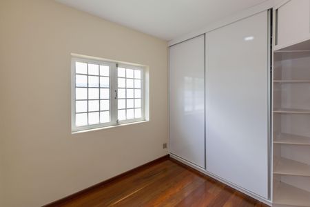 Casa à venda com 200m², 4 quartos e 2 vagasQuarto 1