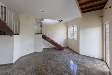 Casa à venda com 200m², 4 quartos e 2 vagasSala 1º Andar