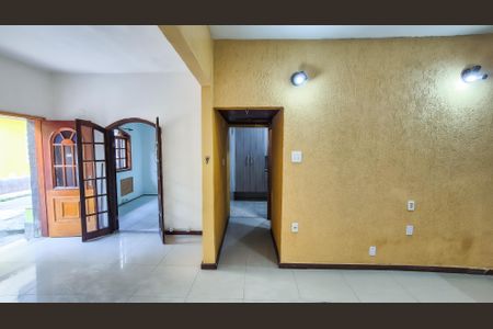 Sala de casa para alugar com 3 quartos, 150m² em Irajá, Rio de Janeiro