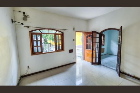 Casa à venda com 150m², 3 quartos e 1 vagaSala