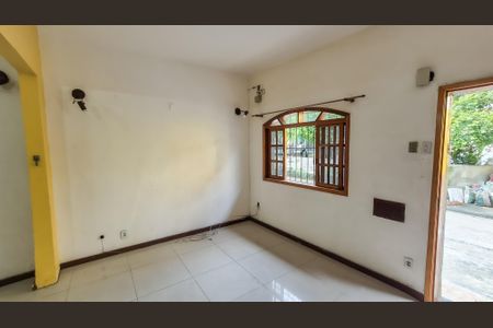 Casa à venda com 150m², 3 quartos e 1 vagaSala