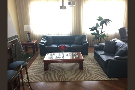 Casa para alugar com 3 quartos, 700m² em Vila Irmaos Arnoni, São Paulo