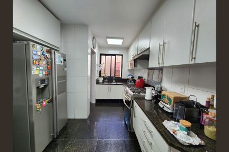 Apartamento à venda com 177m², 4 quartos e 4 vagasCozinha 