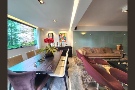 Apartamento à venda com 177m², 4 quartos e 4 vagasSala