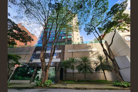 Apartamento à venda com 177m², 4 quartos e 4 vagasFachada