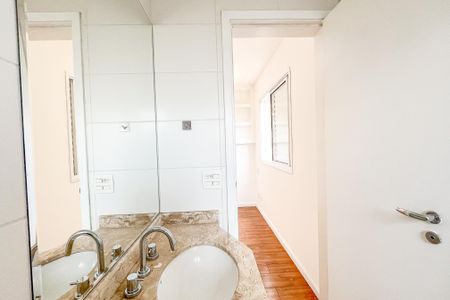 Apartamento à venda com 117m², 3 quartos e 2 vagasBanheiro da Suíte 2