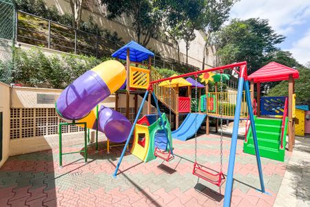 Apartamento à venda com 117m², 3 quartos e 2 vagasÁrea comum - Playground