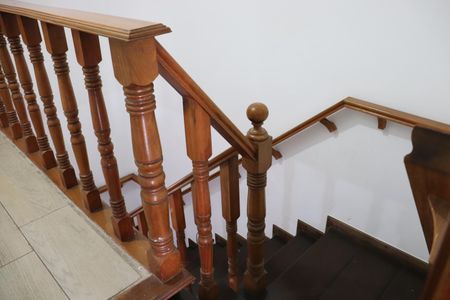 Casa para alugar com 250m², 3 quartos e 4 vagasEscada