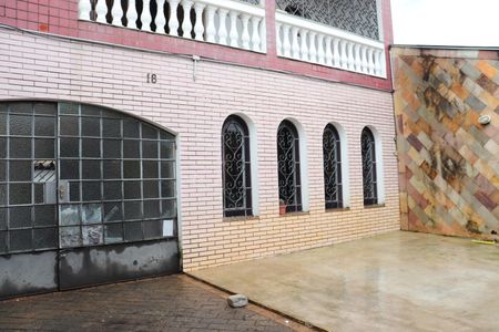 Casa para alugar com 250m², 3 quartos e 4 vagasEntrada