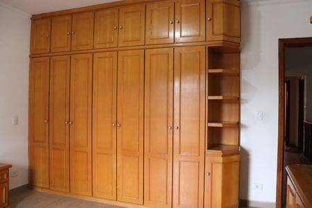 Casa para alugar com 250m², 3 quartos e 4 vagasSuíte