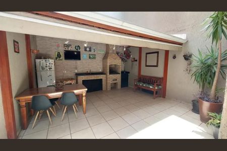 Foto 11 de casa à venda com 4 quartos, 170m² em Vila Santo Estefano, São Paulo